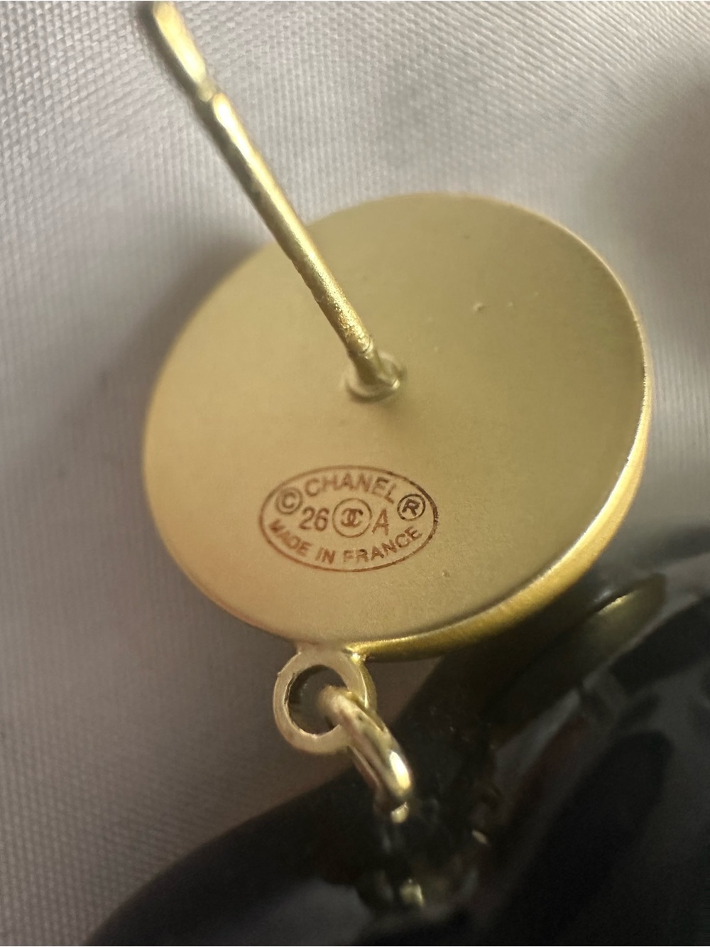 CHANEL Preowned 1990-2000 CC Heart Earrings - Picture 3 of 5